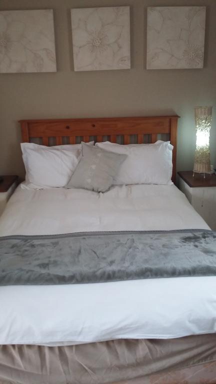 Stoep Cafe Guest House Коматипорт Стая снимка