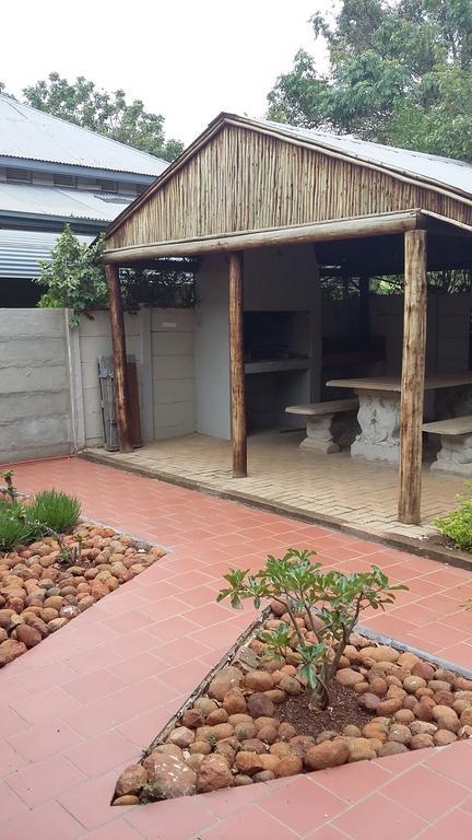 Stoep Cafe Guest House Коматипорт Стая снимка