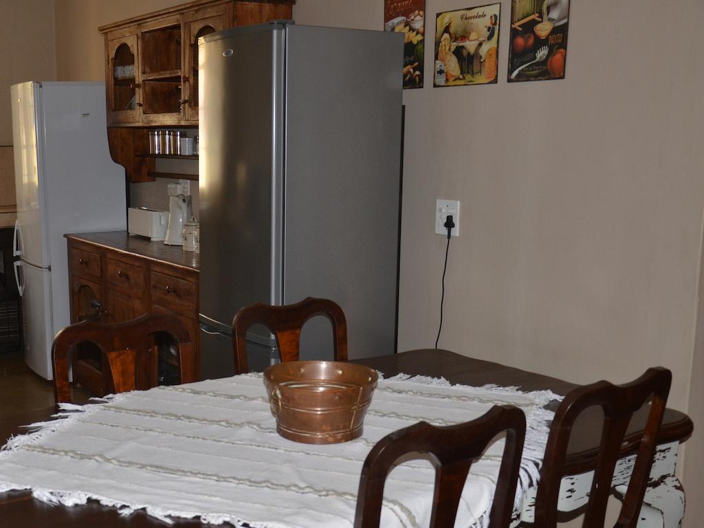 Stoep Cafe Guest House Коматипорт Стая снимка